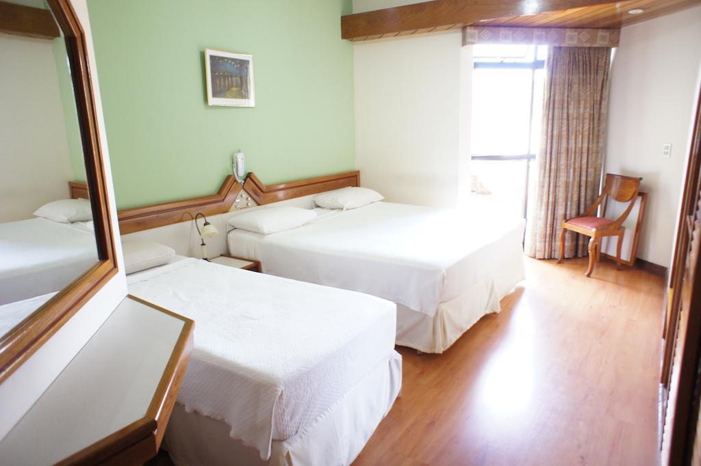 Hotel Solar Corte Real Sabará Quarto foto